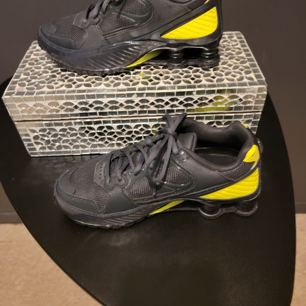Nike Womens Shox Enigma